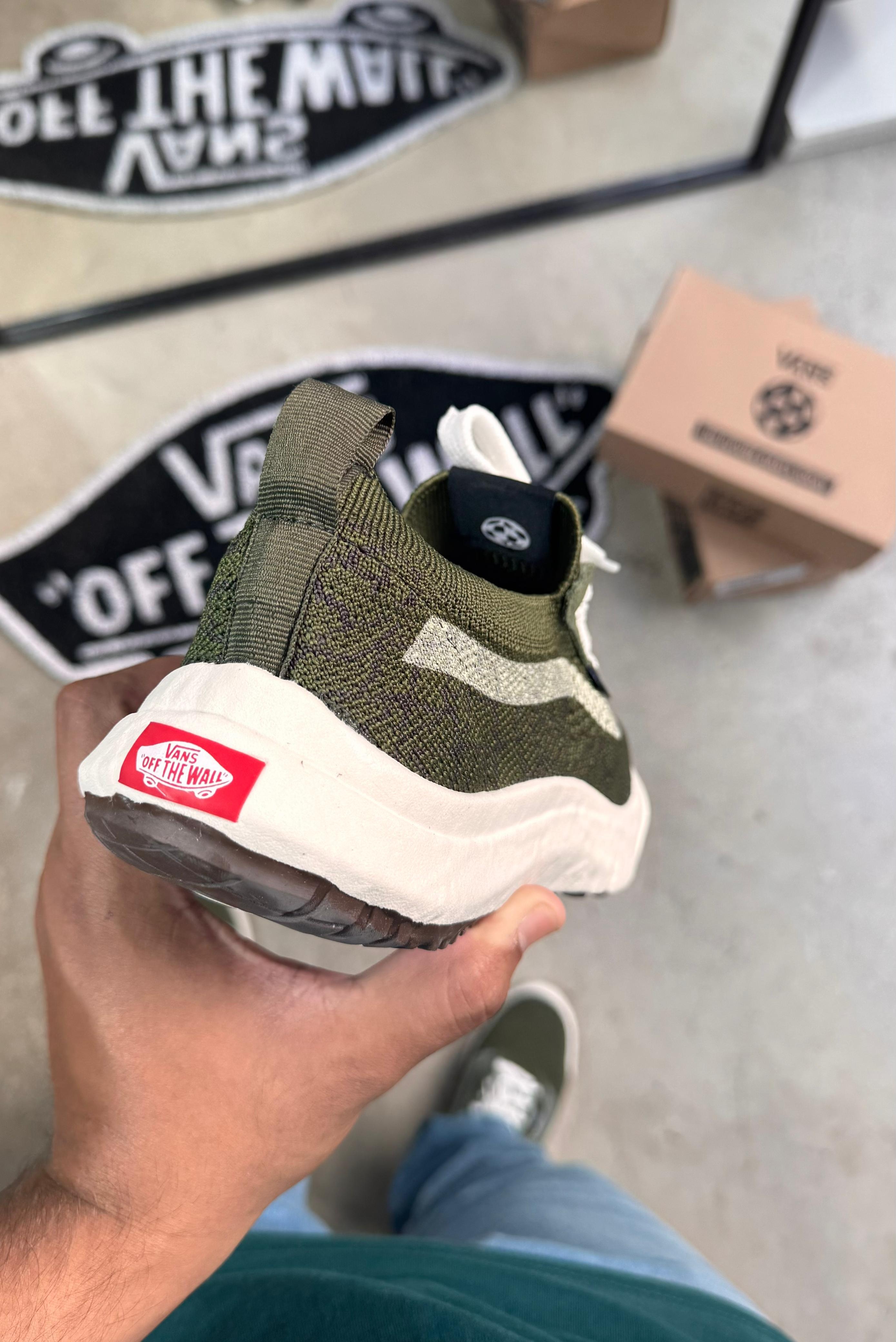 Tênis Unissex Vans Ultra range Vr3